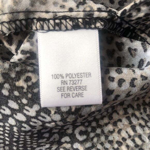 Apt9 Snake Skin Print Blouse Size Large Sleeveless V Neck - Picture 6 of 9